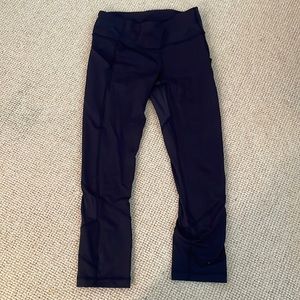 Navy cropped lulu leggings